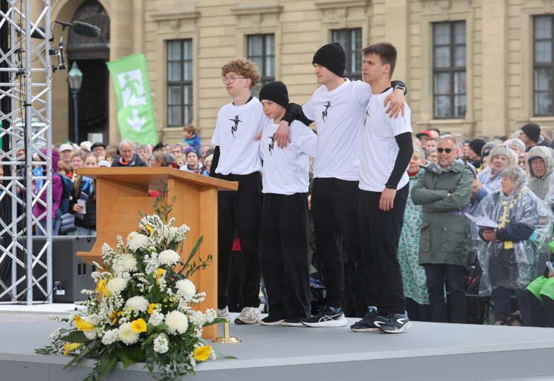 Parkourläufer beim Eröffnungsgottesdienst