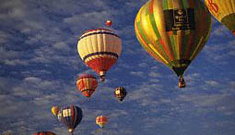 Heißluftballon aus einem Müllsack: Heiße Luft im Beutel