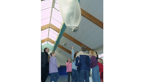 Heißluftballon aus einem Müllsack: Heiße Luft im Beutel