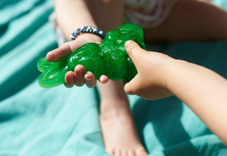 Eiszeit! Frostige Spiele für Kleinkinder an heißen Sommertagen