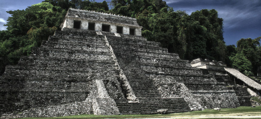 Der Tempel der Inschriften - eine Stufenpyramide der Maya