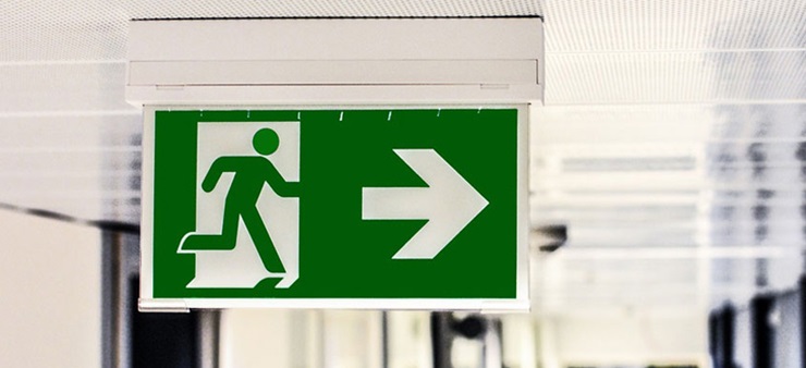 Ein Notausgang-Schild