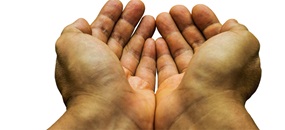 Zwei Hände formen sich zu einer Schale.