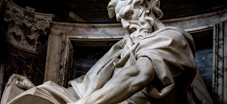 Statue des Matthäus Apostel in einer Nische in der Erzbasilika San Giovanni in Laterano, Rom Italien
