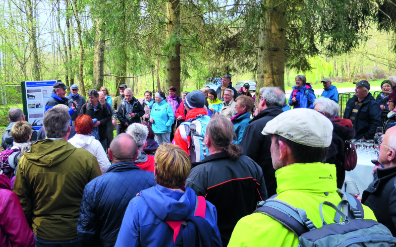 Gut besuchter Kulturweg: »Auf dem Totenweg durchs Paradeis« geht es von Röllfeld nach Schmachtenberg. Die 12 km lange Strecke bei Klingenberg widmet sich dem örtlichen Obstbau und führt auch an der Paradeismühle vorbei.