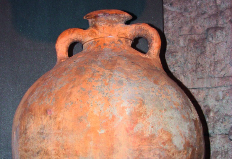 Vollständige Amphore des Typs Dressel 20: In diesen »Containern« verschifften die Römer Olivenöl in das gesamte Reich, auch nach Trier.