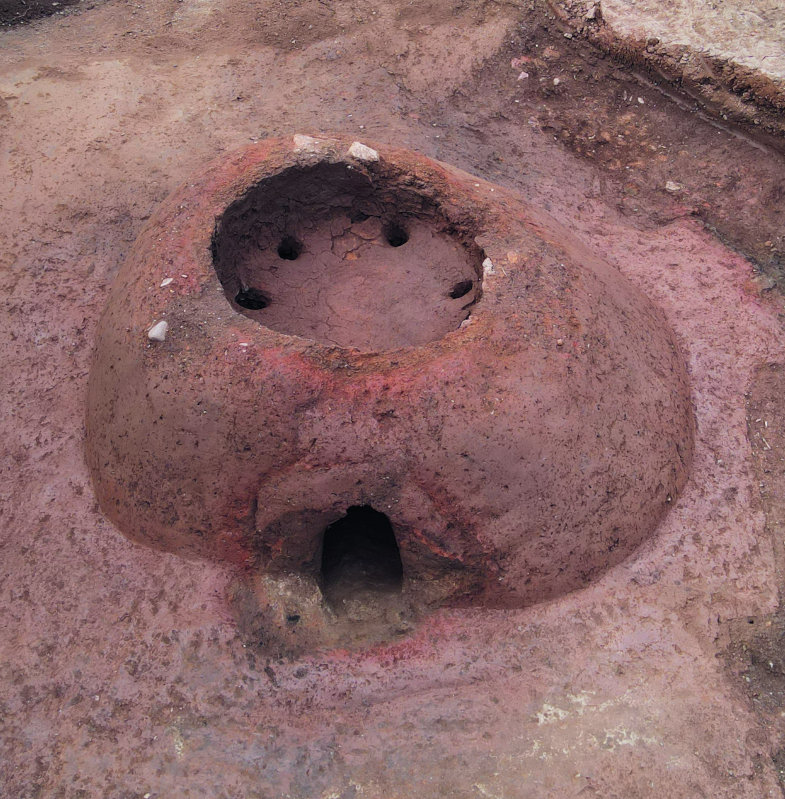 Trier, Friedrich-Wilhelm- Straße. Ofenbefund im neu entdeckten Töpfereiquartier (grün eingefärbt im Stadtplan).