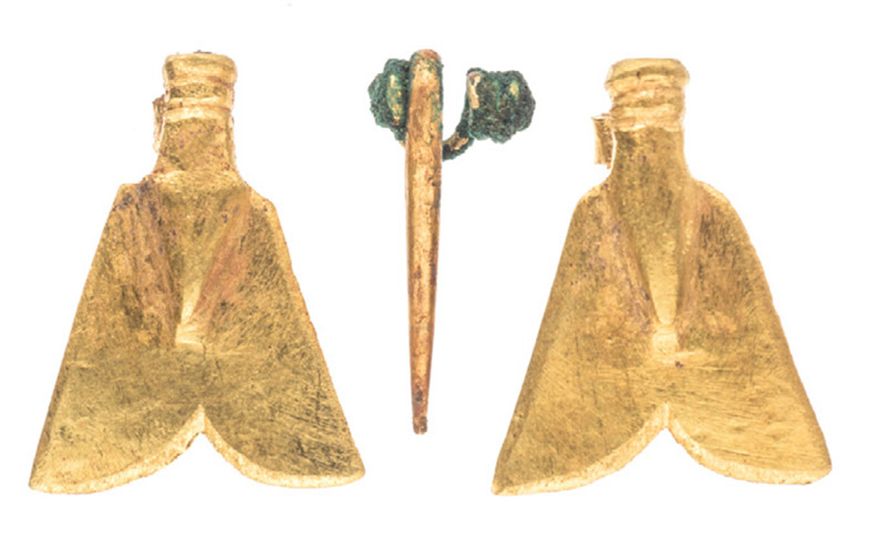 Goldene Zikadenfibeln aus einem Grab in der Nekkropole Corralón de los Blanes,, vermutlich einer im frühen 5. Jh. aus dem östlichen oder südöstlichen Europa eingewanderten Person.