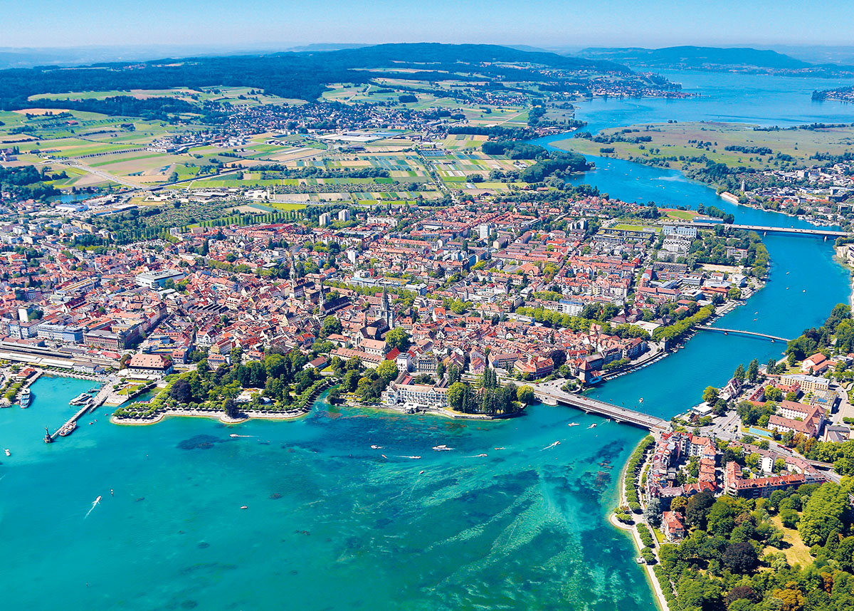Konstanz aus der Luft: 1 Münster- und Münsterhügel, 2 Konstanzer Bucht, 3 Seerhein, 4 St. Stephan, 5 Schnetztor.