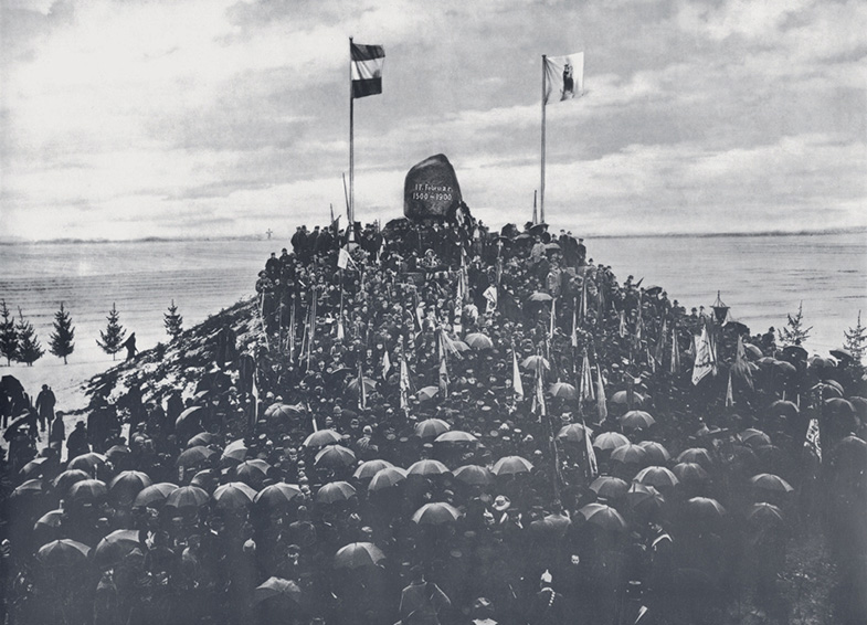 Das Schlachtdenkmal am Tag der Einweihung am 17. Februar 1900.