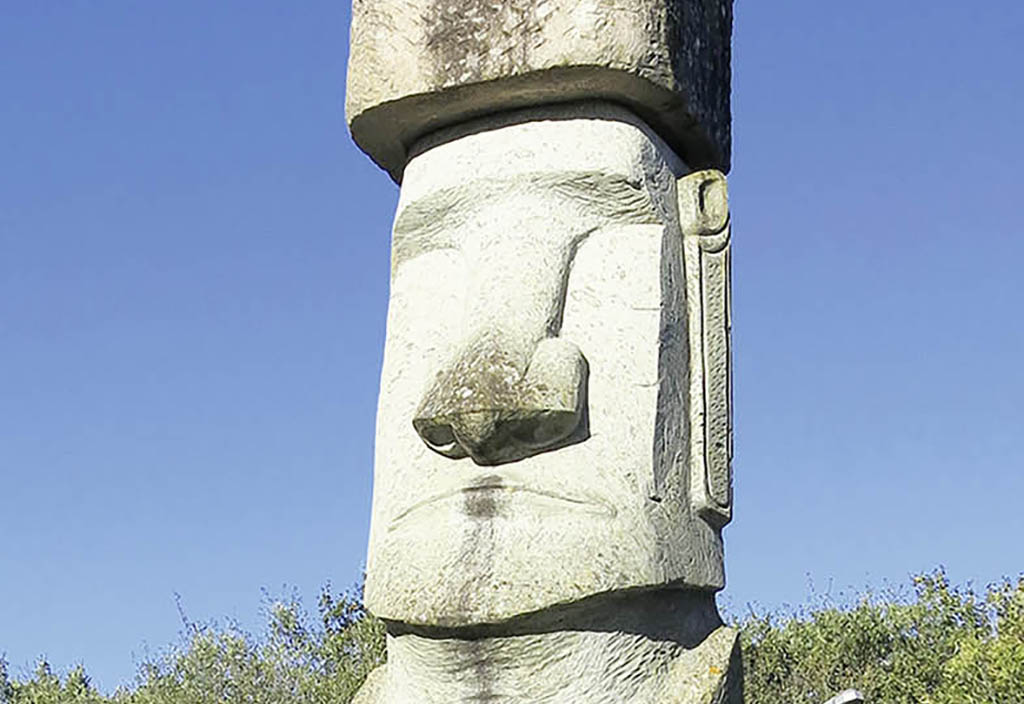 Abb. 1 Moai von Vitorchiano: Linke Seitenansicht.
