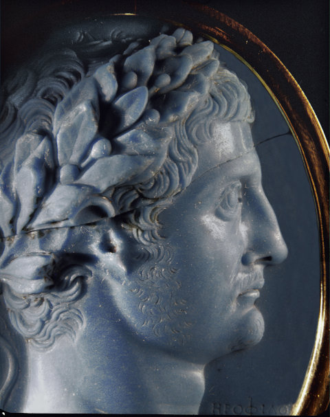 Kaiser Tiberius im Profil: Kameo des Herophilos.