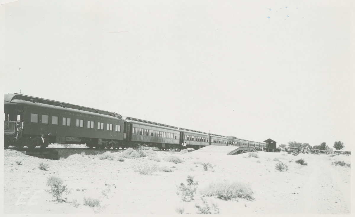 Haltestelle der Eisenbahn in St. Thomas, 1925.
