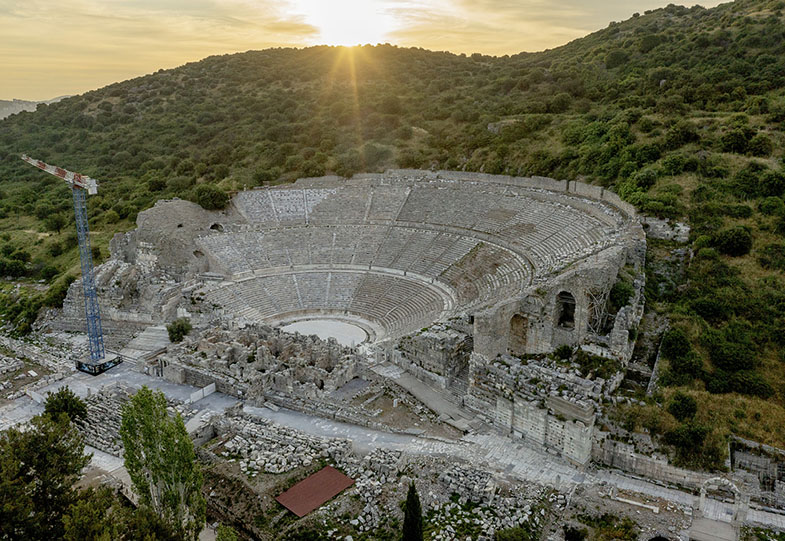 Abb. 6 Das Große Theater von Ephesos.