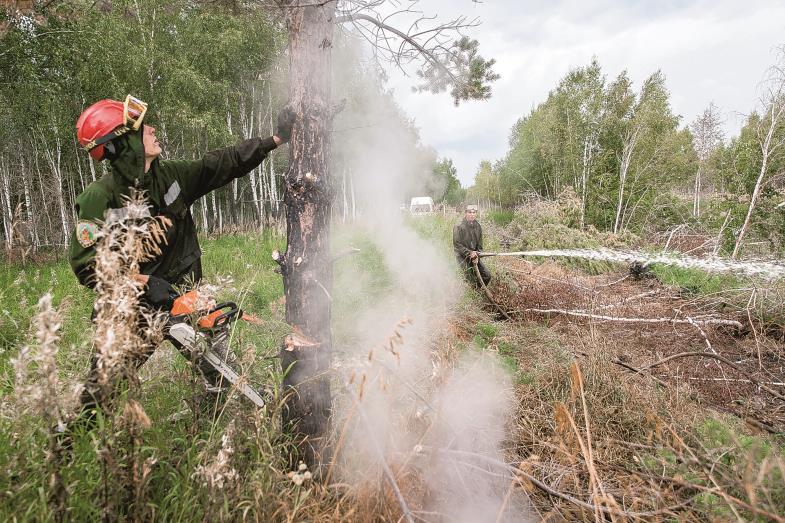 Im Einsatz. Weil der russische Staat nicht entschieden gegen alle Wald- und Torfbrände des Sommers vorgeht, nehmen Freiwillige das Löschen in die Hand.
