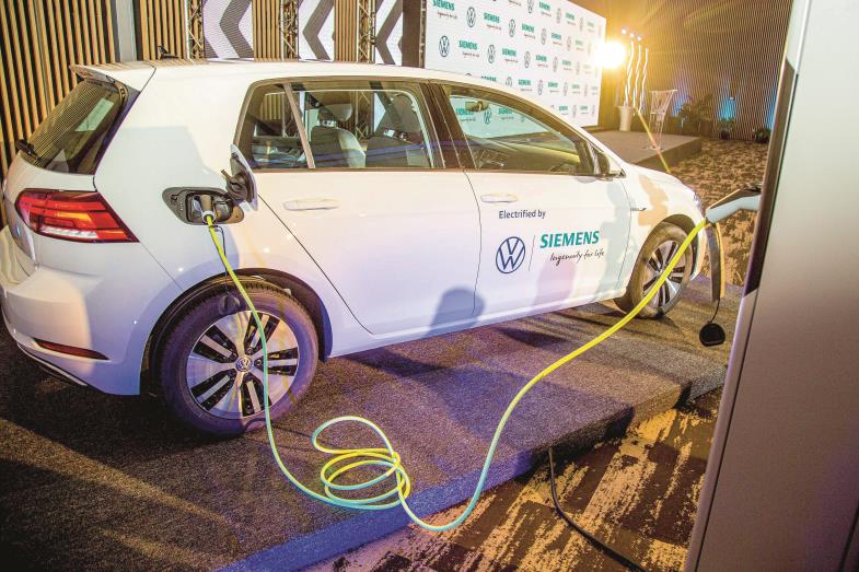 e-Golf in Kigali am Ladekabel