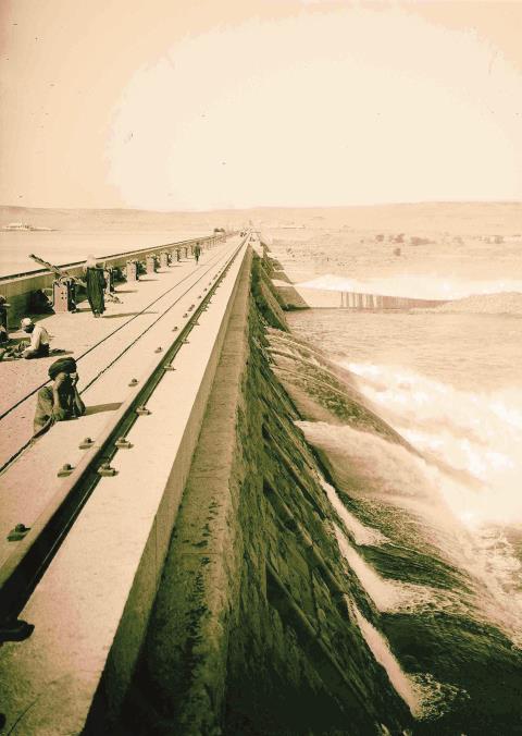 Der erste Assuan-Staudamm am Nil um 1900