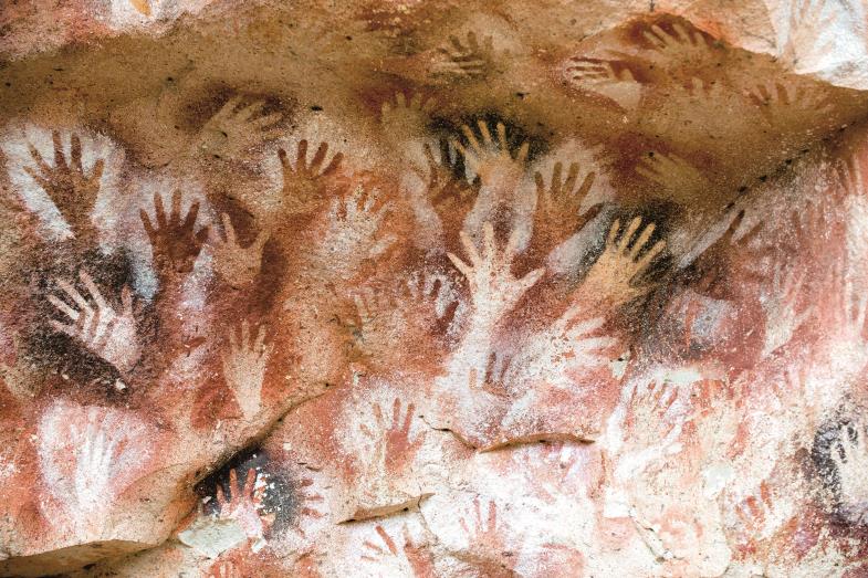 Die Höhle der Hände (Cueva de las Manos) in Argentinien, Welterbestätte der Unesco, birgt eines der ältesten Zeugnisse der Malerei.