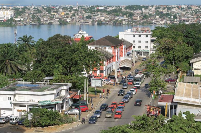 Blick von oben auf Abidjan