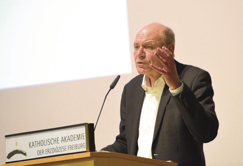 Hans-Joachim Höhn am Rednerpult