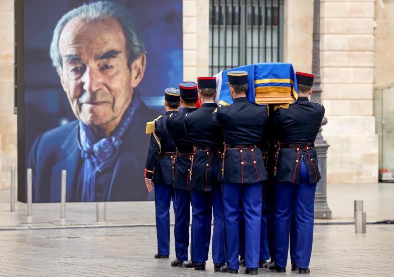 Staatsbegräbnis für die „Jahrhundertfigur“: Robert Badinter (Foto: Ludovic Marin / picture alliance)