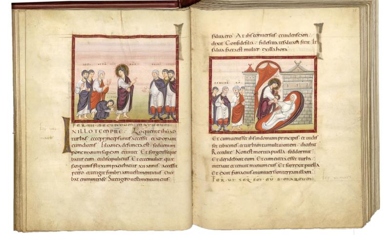 Die Heilung der blutflüssigen Frau (links) und die Erweckung der Tochter des Jairus: Zwei Seiten aus dem Egbert-Kodex in Originalgröße                                                                              (Foto: Anja Runkel – Wissenschaftliche Bibliothek der Stadt Trier / Stadtarchiv Trier)