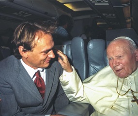 Unser Autor mit Papst Johannes Paul II.  (Foto privat).