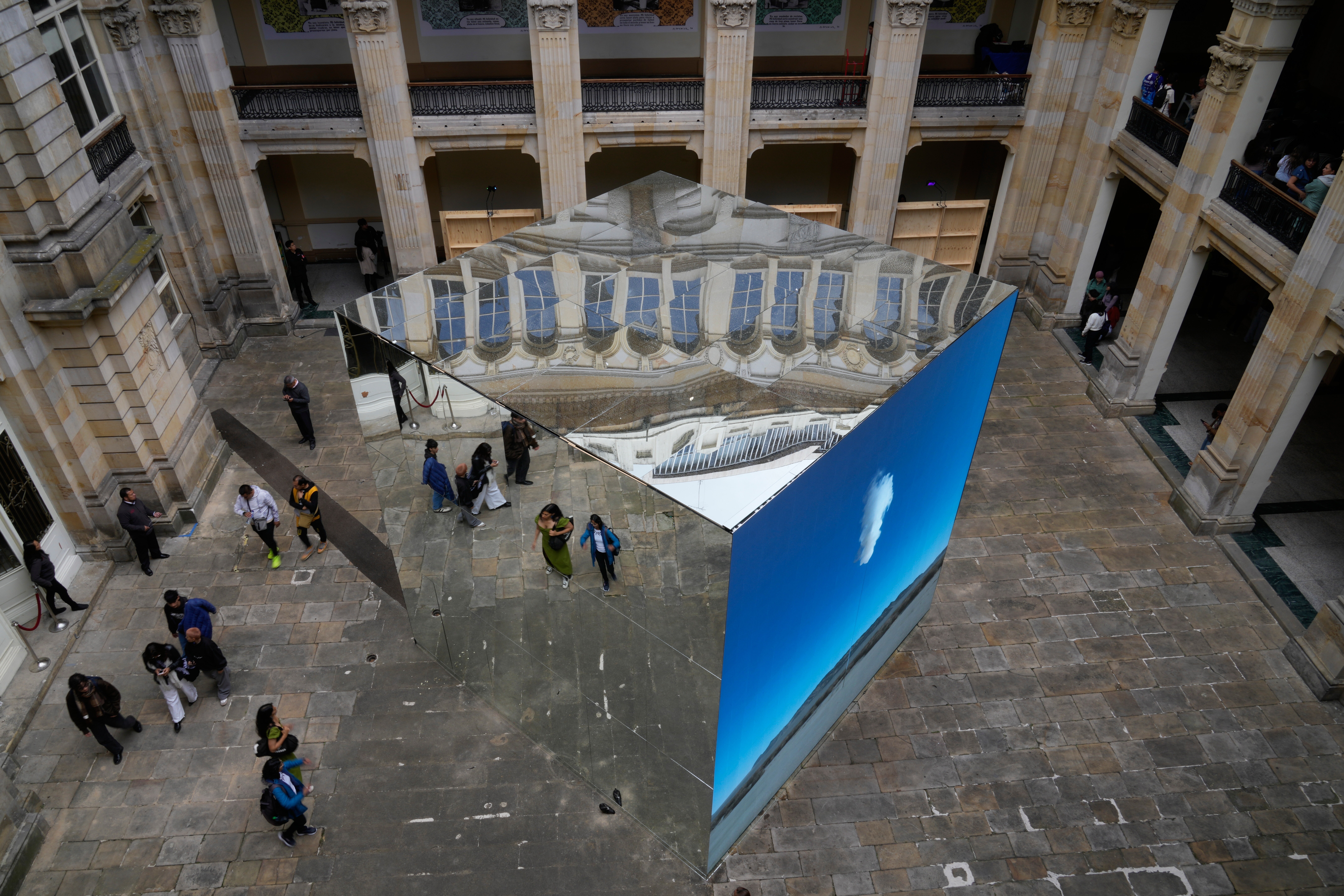 Spiegel der Welt? Kunstbiennale Bogotá