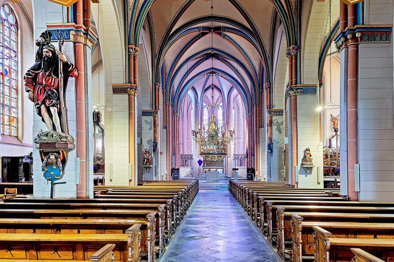 Bauliche Verklumpung: Kirchengebäude