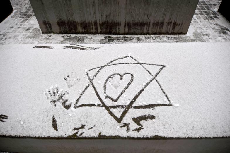 Ein Stern im Schnee: Erinnerungskultur