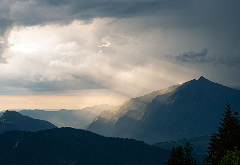 «In geistiger Verbundenheit»: Zum Briefwechsel von Josef Pieper und Hans Urs von Balthasar