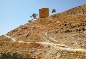 Treppen zu einem Wüstenkloster