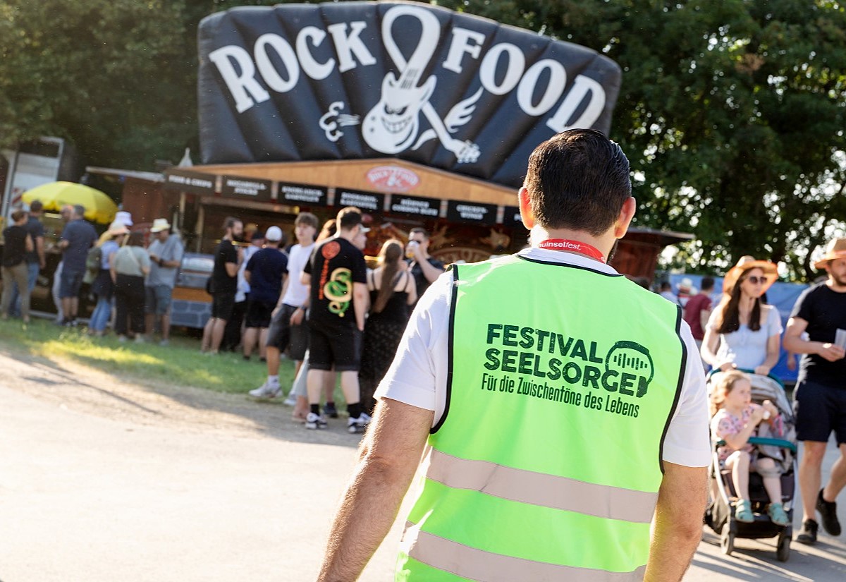 Ehrenamtliche Festivalseelsorge beim Wiener Donauinselfest