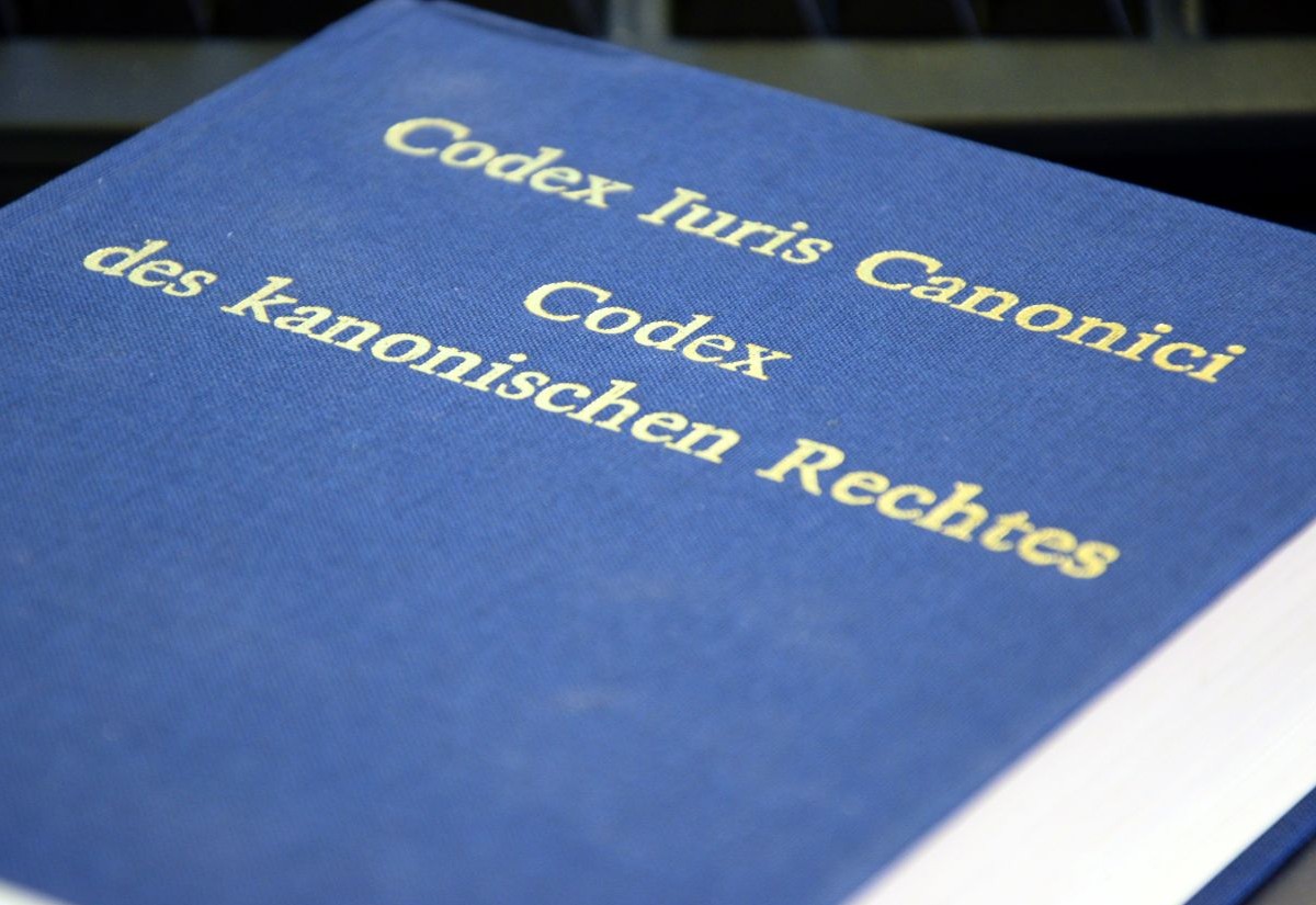 Umschlag des Codex Iuris Canonici (CIC)