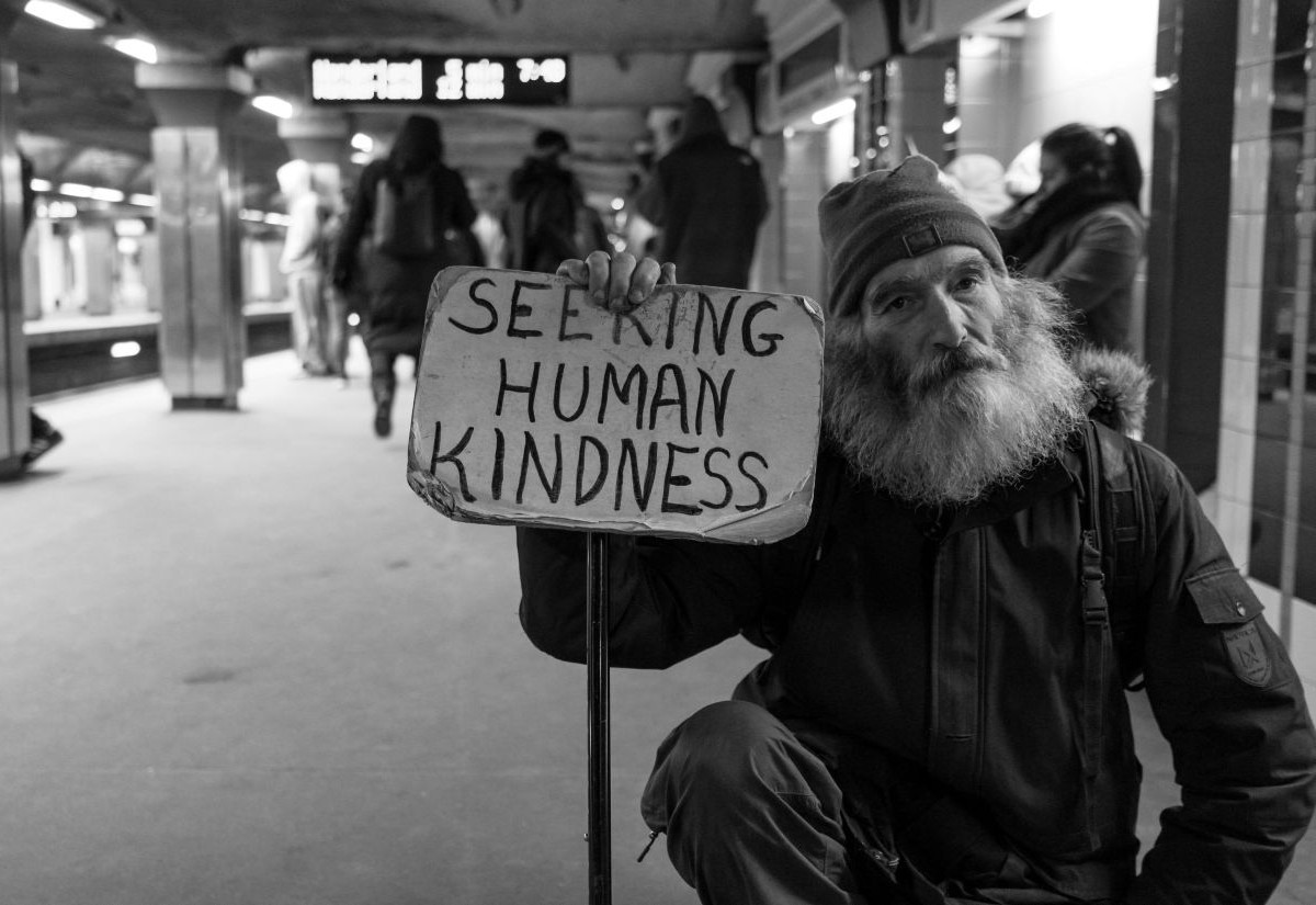 One of Us: Spuren einer Theologie des Als ob, oder: Gott kam bis Three Pines