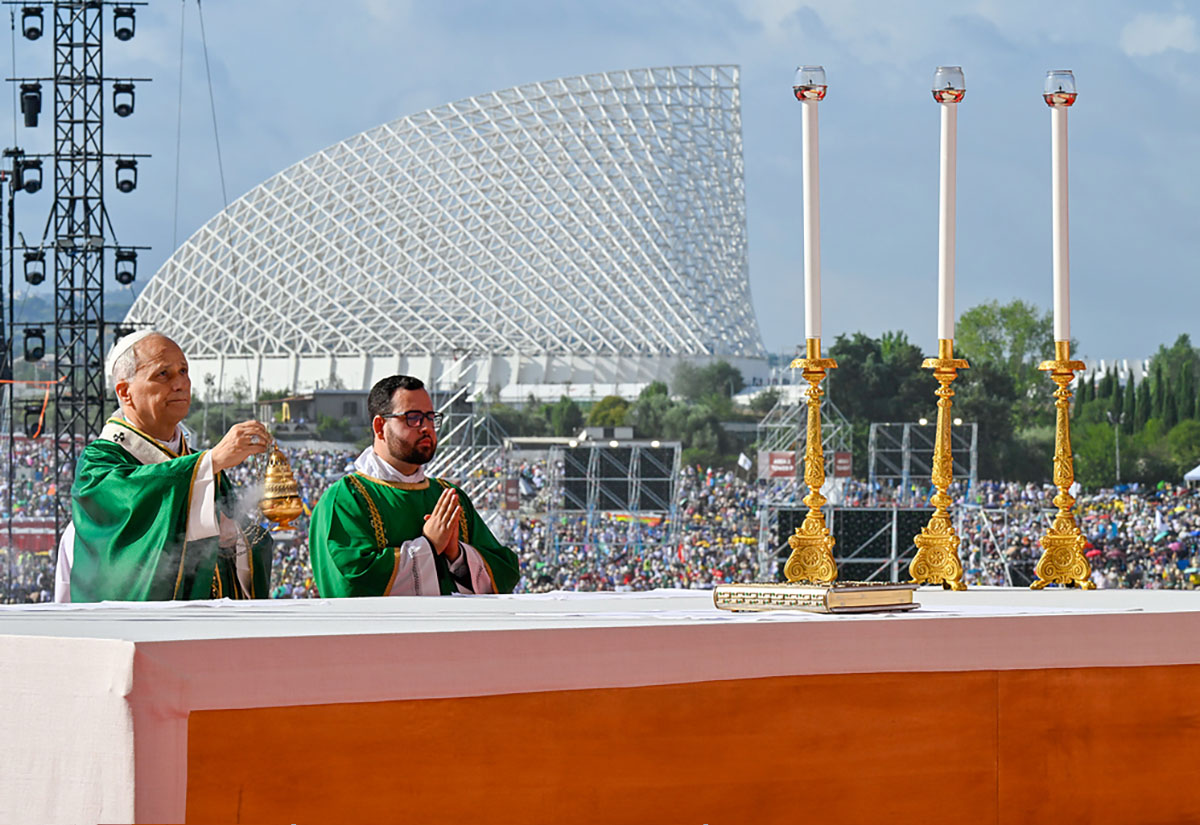 Papst Leo XIV. zelebriert den Abschlussgottesdienst im Rahmen des Jugendjubiläums am 3. August 2025 auf dem Gelände von Tor Vergata in Rom.