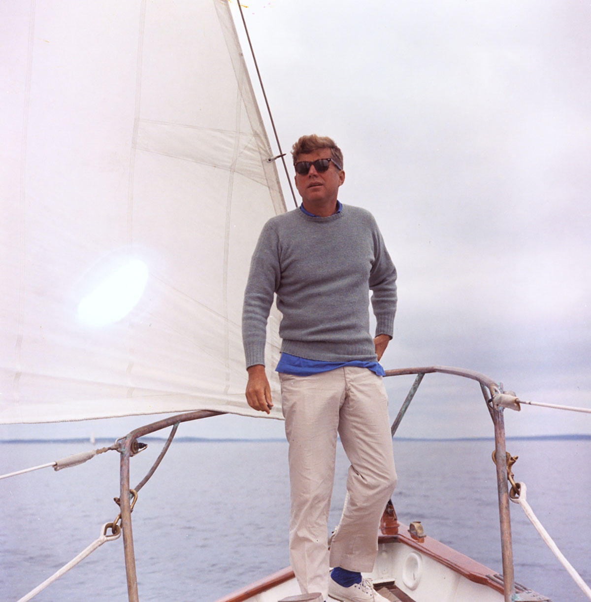 Katholische Preppy-Ikone: John F. Kennedy 1962 an Bord der Yacht "Manitou".
