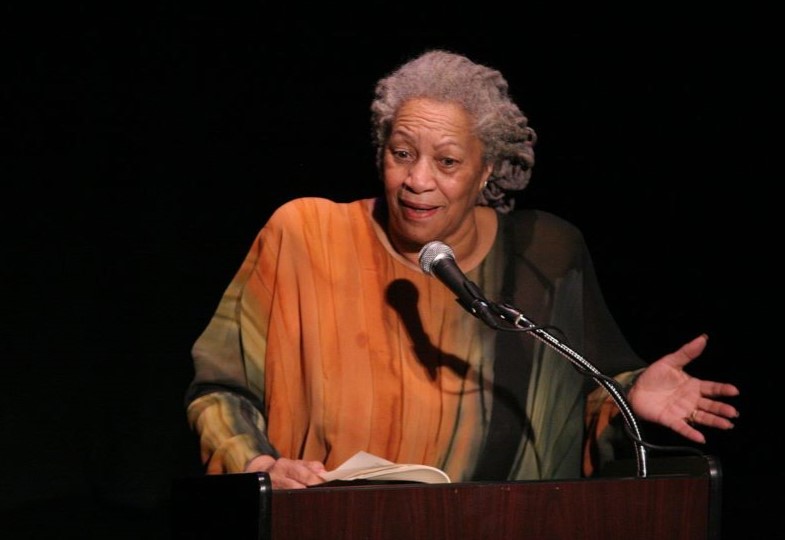 Toni Morrison bei einer Rede 2008