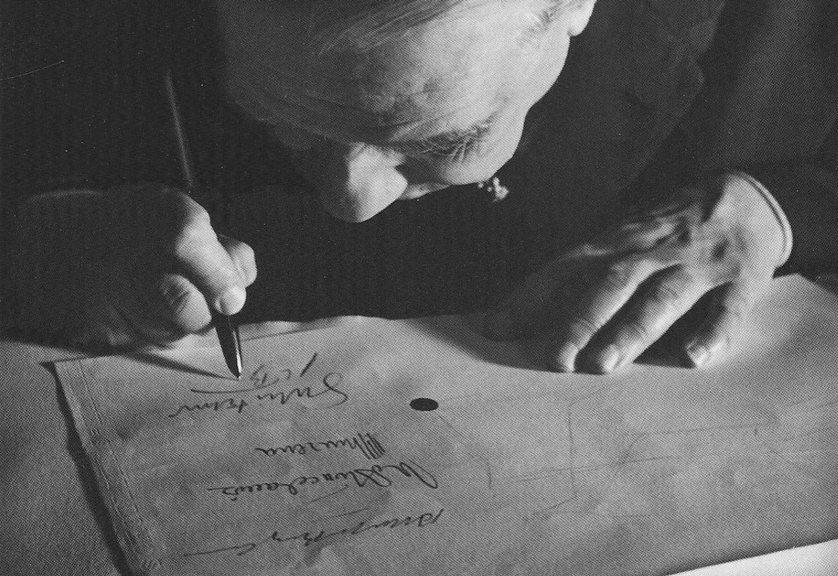 Jorge Luis Borges (1899-1986) litt an einer Augenkrankheit und erblindete schließlich völlig. (Foto von 1963) 