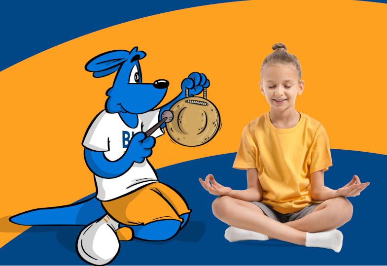 Blaues Känguru mit einem Gong und ein Mädchen welches meditiert.