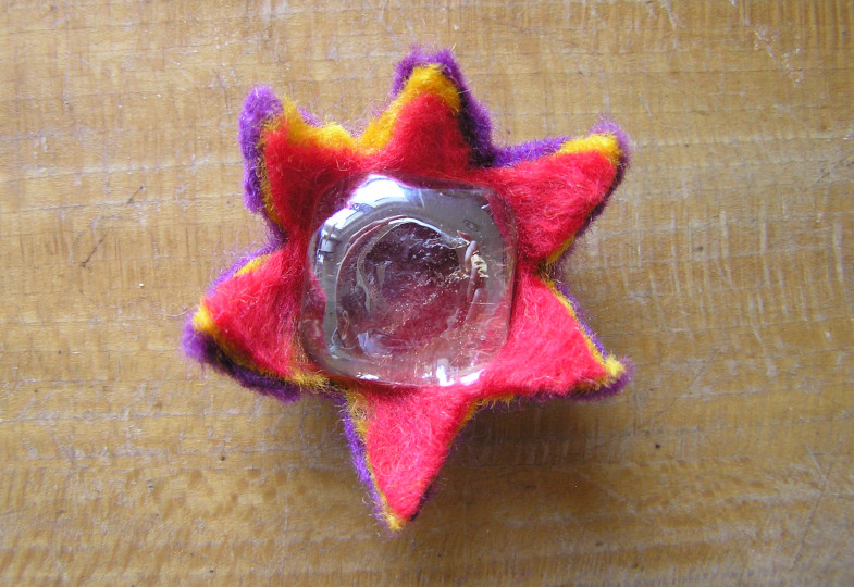 Edelsteine und Murmeln filzen: Eine Jahreszeitenidee für den Februar