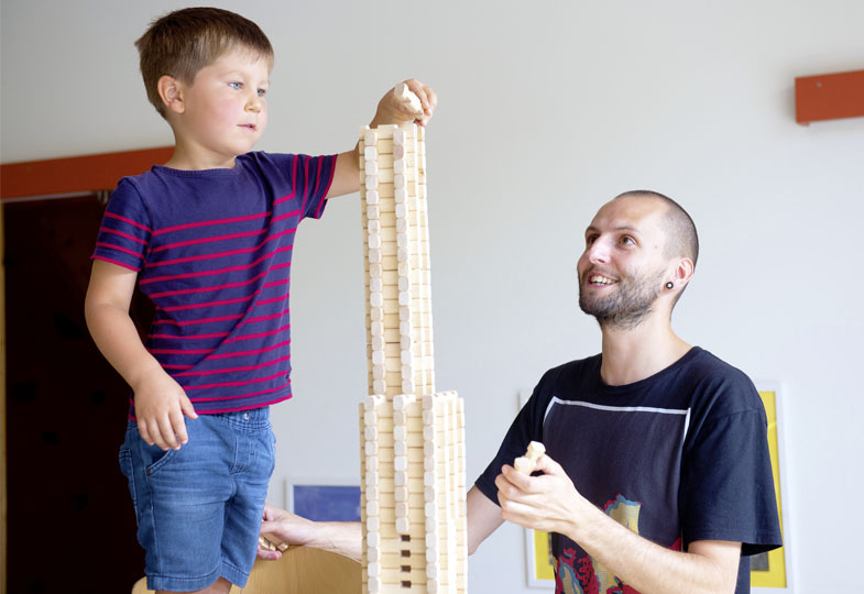 In die Höhe, Länge, Tiefe: Bau- und Erkundungsmöglichkeiten schaffen