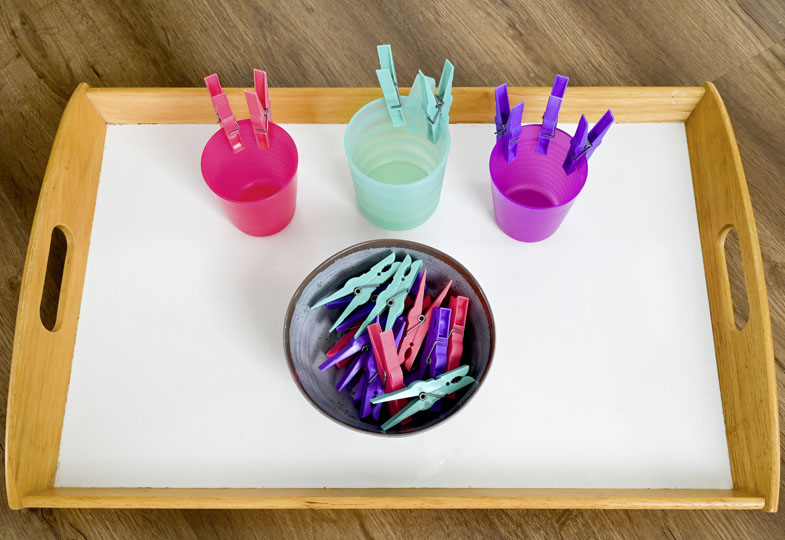 Schütten und sortieren: Mathematische Aktionstabletts für die Jüngsten