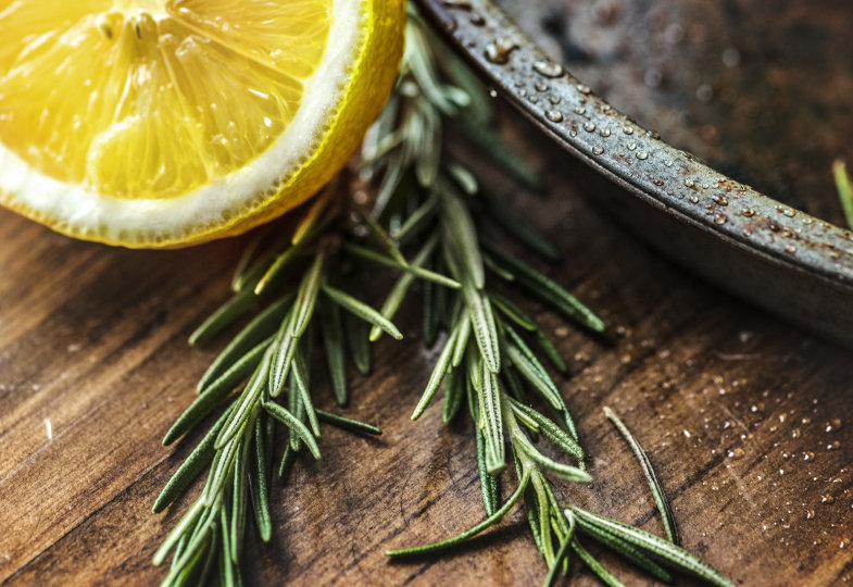 Zitrone und Douglasie. 