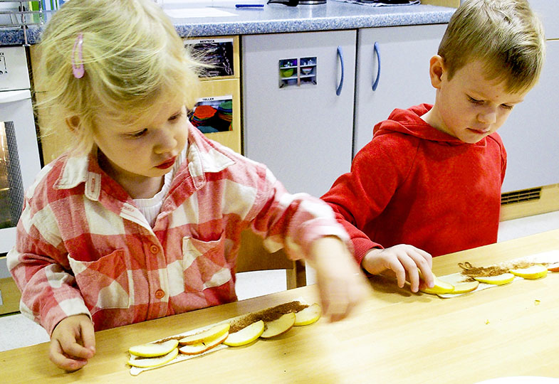 Kinder am backen