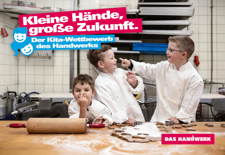 Foto von drei Jungs in einer Backstube mit 
