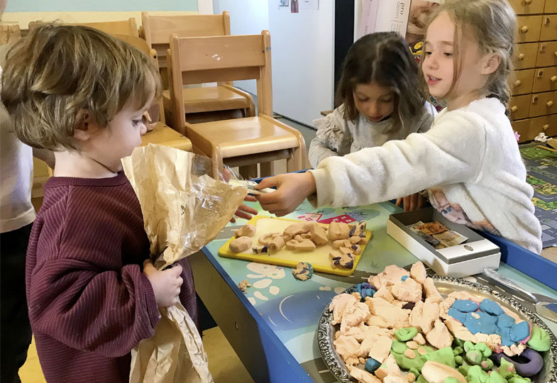 Brezel oder Brötchen: Beim Verkaufsspiel mathematische Erfahrungen sammeln