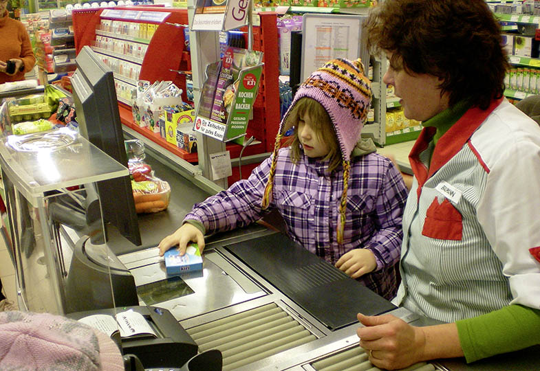 Von Kühltheke bis Kassenband: Abläufe und Aufgaben im Supermarkt erkunden