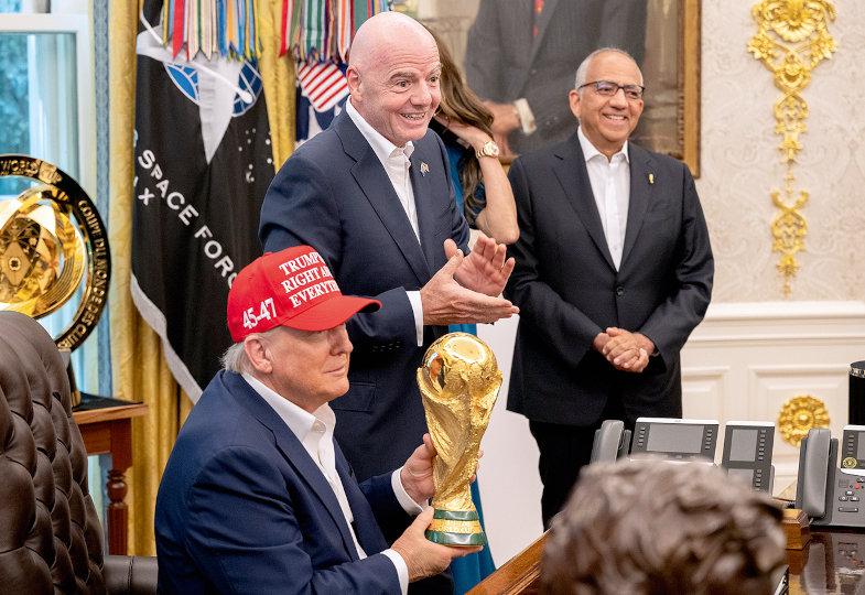  Donald Trump und Gianni Infantino im Oval Office