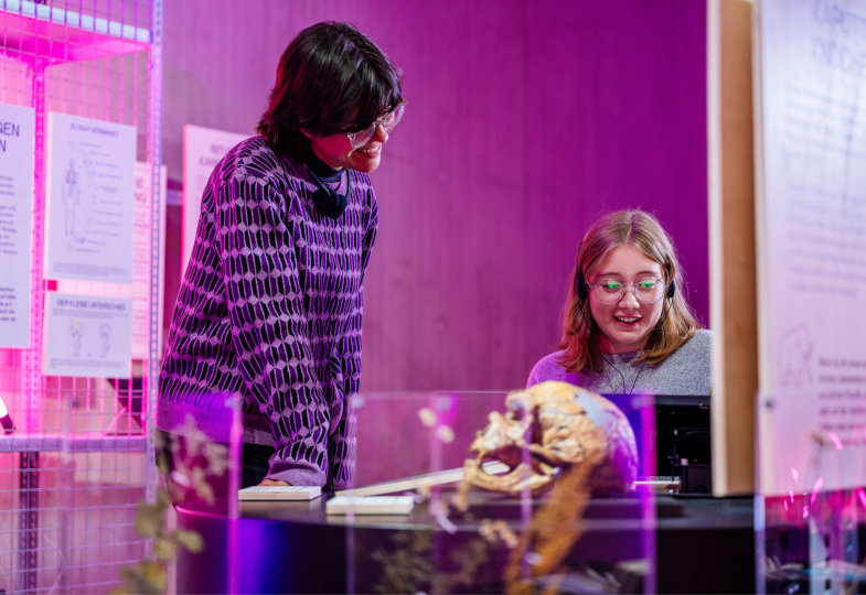 Mitmachstationen regen zu Diskussionen an